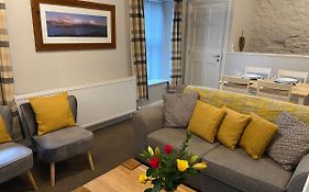 Brampton Holiday Homes - The Mews Apartment